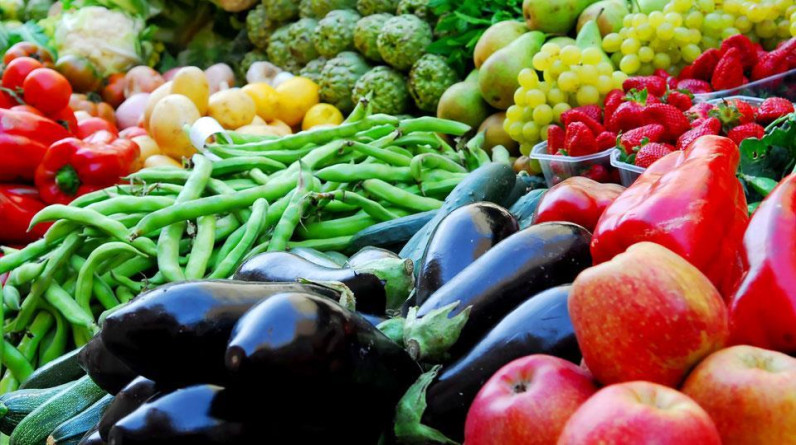 كم يحتاج الجسم من الفاكهة والخضراوات يوميا؟